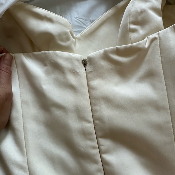 Wedding Gown - Picture 6 of 9